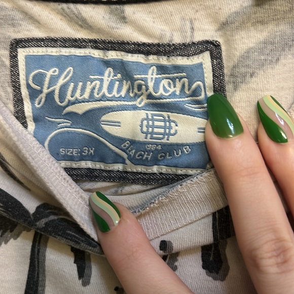 Black & White Palm Tree Pattern Huntington T-Shirt - Picture 2 of 2